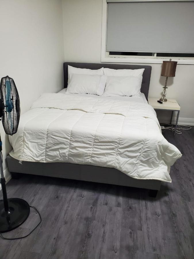 Apartmán Maxwell Esabu Toronto Exteriér fotografie