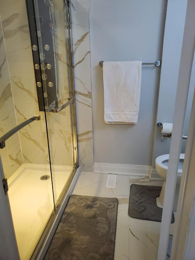 Apartmán Maxwell Esabu Toronto Exteriér fotografie